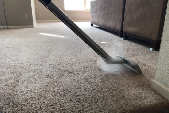 cleaning carpets with truckmount system
